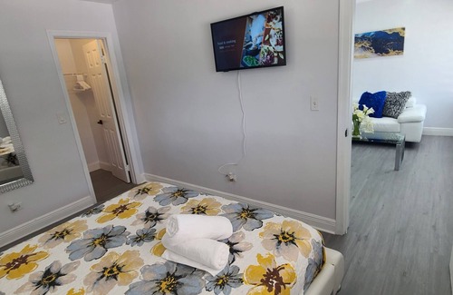 Boulevard Heights House | Remodeled Home near Hard Rock Hotel & Casino, Hollywood beach, Hard Rock Stadium