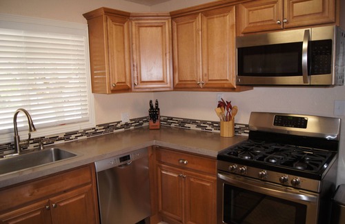 Kanab House | Remodeled in-town beauty with Mountain Views! Large, fully fenced back yard.
