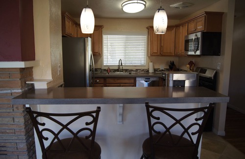 Kanab House | Remodeled in-town beauty with Mountain Views! Large, fully fenced back yard.