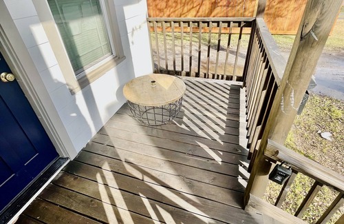 Northside House | Remodeled Jacuzzi Oasis 🏙 Early Check In🏙 Sleeps 6
