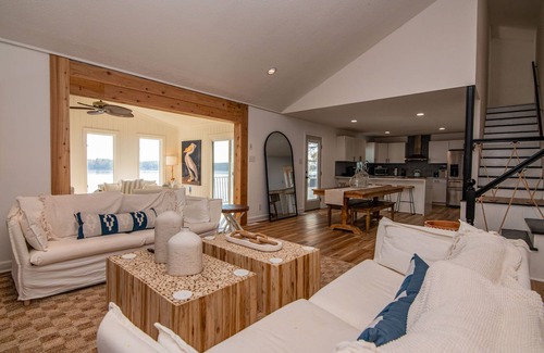 Henrico House | Remodeled Lake Retreat w/expansive main lake views with amazing amenities!