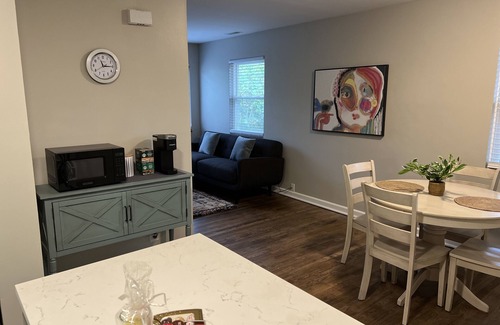 Grandview Heights Apartment | Remodeled Large Full unit (not shared) in desired Grandview