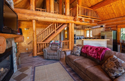 Sandpoint House | Remodeled log home on Schweitzer Mountain w/private hot tub - 1/2 mile to lifts