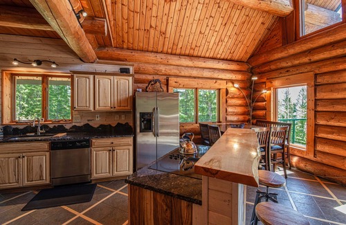 Sandpoint House | Remodeled log home on Schweitzer Mountain w/private hot tub - 1/2 mile to lifts