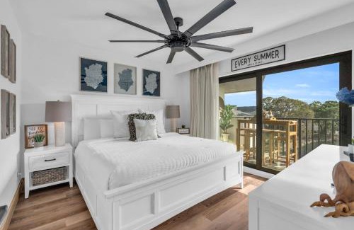 Park Shore House | Remodeled Luxury Condo with Lake Views