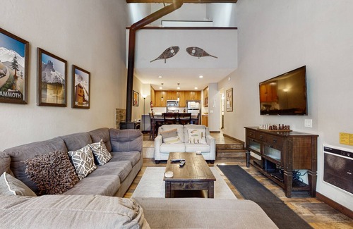 Mammoth Lakes Condo | Remodeled, luxury townhome w/shared pool, hot tub, & complex game room