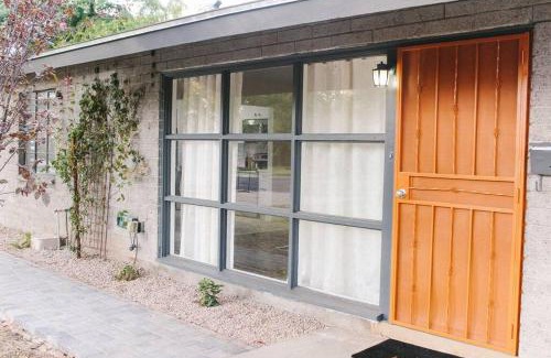 Tempe Apartment | Remodeled Modern Ground Level Apt Blocks to Dwntn - B