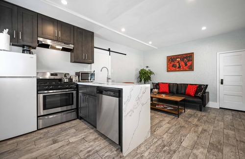 Alamitos Beach Apartment | Remodeled Modern, Walking Distance to Beach