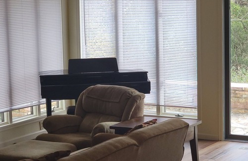 Nimitz House | Remodeled mountain home, theater room, minutes from Bluestone and Pipestem Parks