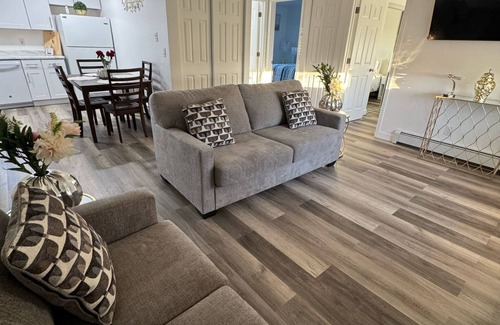 Spenard House | Remodeled n2bed 1 bath Apartment unit