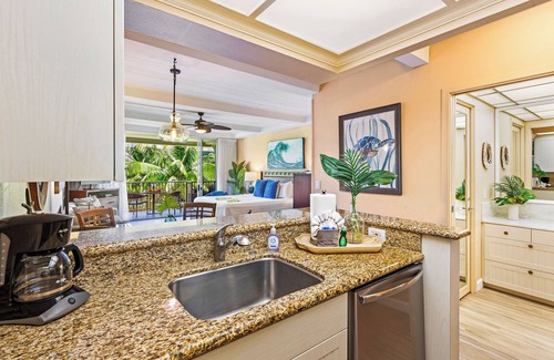 Kaanapali Condo | Remodeled Ocean View Studio at The Whaler 518|Kaanapali Beach|Walk to Dining