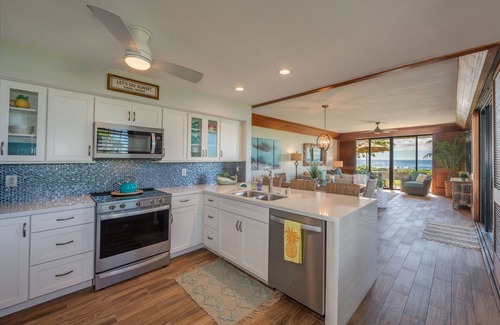 Poipu House | Remodeled Oceanview Townhome Luxurious End-Unit w/Stunning View and Pool Access