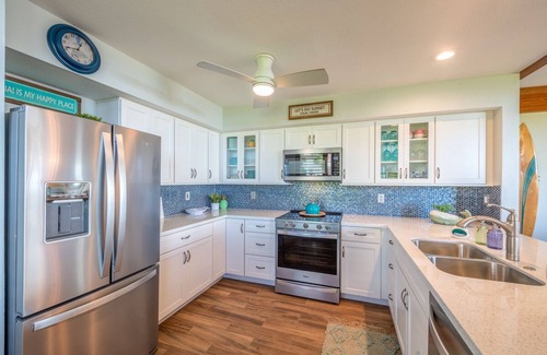 Poipu House | Remodeled Oceanview Townhome Luxurious End-Unit w/Stunning View and Pool Access
