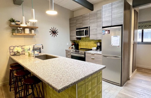 Mammoth Lakes House | Remodeled Pet Friendly Hexagon Haus