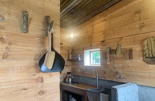 Southland Cabin | Remodeled Rural farm hut in Central Southland - 40 mins from Invercargill