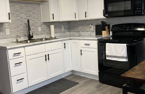 Dubuque House | Remodeled single family near to historic downtown