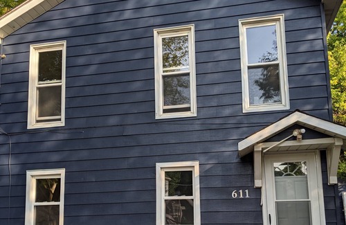 Dubuque House | Remodeled single family near to historic downtown