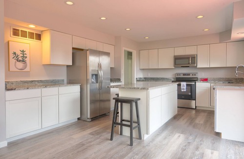 Amberley Village House | Remodeled Spacious home Minutes from Downtown!