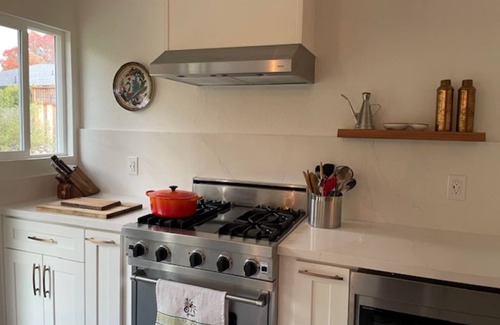 Napa House | Remodeled Three Bedroom Home Close to Downtown Napa