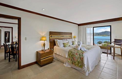Playa Flamingo House | Remodeled Top-Floor Flamingo Condo with Outstanding Ocean Views