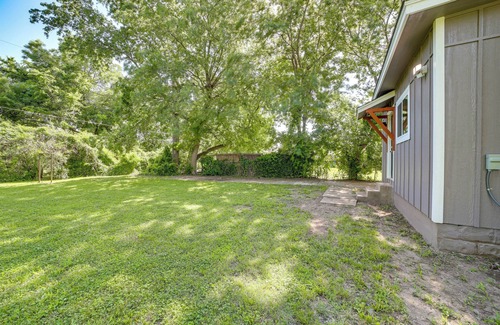 Tulsa Cottage | Remodeled Tulsa House w/Yard ~ 4 Mi to Downtown!