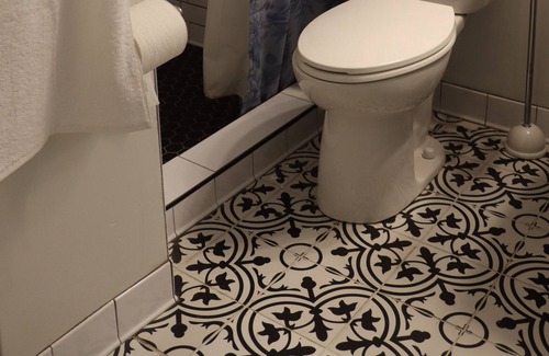 Marietta House | Remodeled Villa near the preserve close to Marietta Square .24/7; close to KSU.