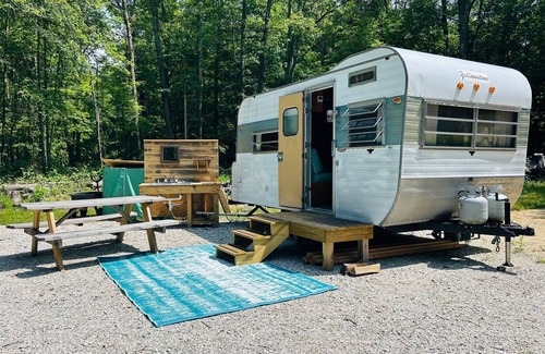 Grand Junction House | Remodeled Vintage RV on 10 Secluded Acres Near South Haven and Saugatuck