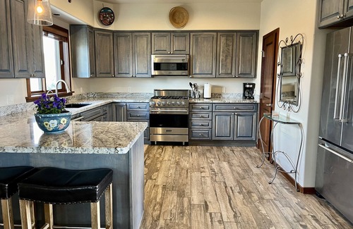 Kirkland House | Remote Arizona Vineyard Peace & Solitude in Cozy Barn
