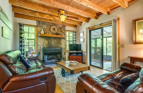Suches House | Remote Cooper Creek Trout House with Hot Tub