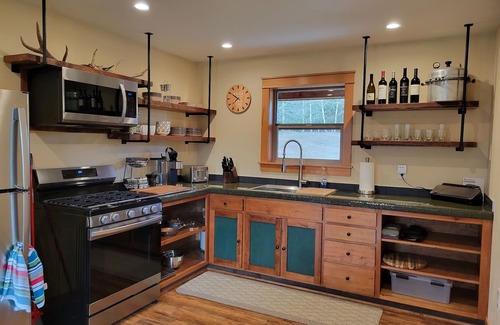 Hoquiam House | REMOTE HUMPTULIPS RIVER CABIN!