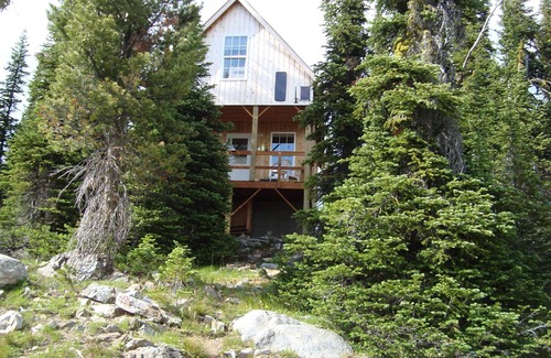 Dixie Cabin | REMOTE Private Mountain Lake Cabin