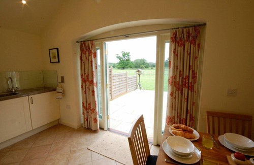 Hethel Cottage | REMUS, family friendly, with open fire in East Harling
