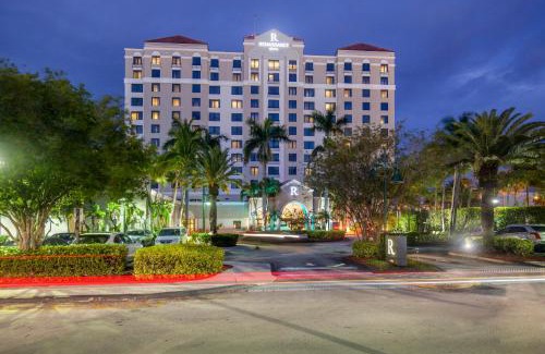 17th Street Causeway Hotel | Renaissance Fort Lauderdale Cruise Port Hotel