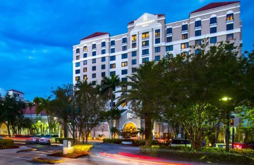 17th Street Causeway Hotel | Renaissance Fort Lauderdale Cruise Port Hotel
