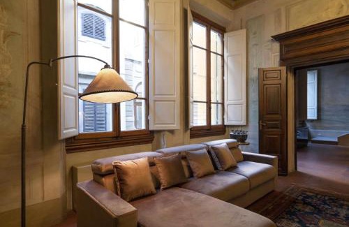 Duomo Apartment | Renaissance Palace Noble Floor Apartment