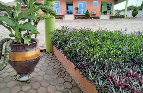 Tema House | Renajoe Exclusive Guesthouse Tema Community 9