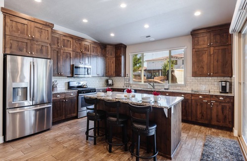 Ivins House | Rendezvous @ Paradise Village | Pool & Splash Pad | Private Hot Tub & Fire Pit