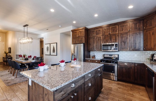 Ivins House | Rendezvous @ Paradise Village | Pool & Splash Pad | Private Hot Tub & Fire Pit