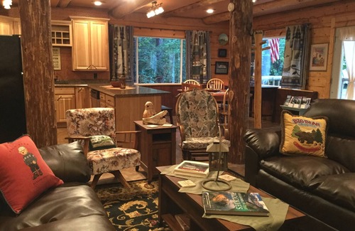 Primrose Cabin | Renfro's Lakeside Retreat - Cabin's and R.V. Park