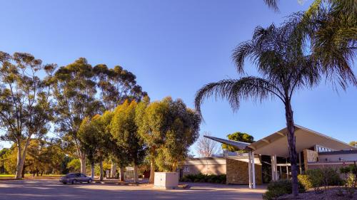 Old Calperum Hotel | Renmark Country Club