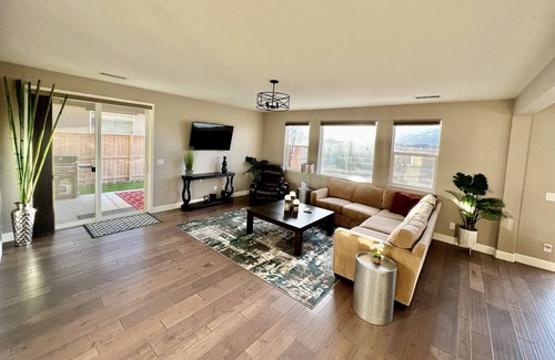 Reno House | Reno / Tahoe Retreat House With Mt Rose View - Breathtaking Sunsets