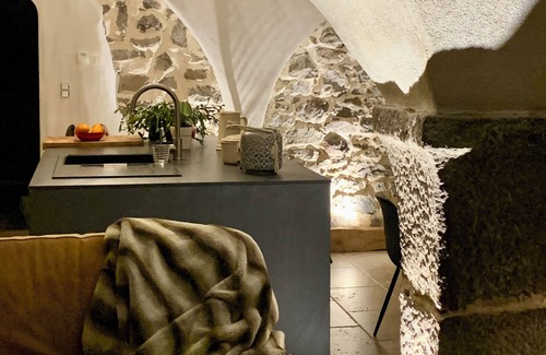 Saint-Julien-en-Champsaur Ski Chalet | Renovated farmhouse, mountain view, close to lakes and hiking trails, brazier, garden