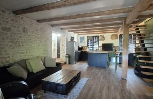Saint Laurent de la Pree House | Renovated former wine storehouse - 4 pers