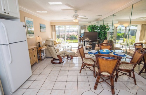 Siesta Key Villa | Renovated 1 Bed/1 Bath Condo on Siesta Beach!