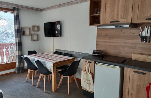 Les Bruyeres Apartment | Renovated 1-Bedroom Apartment, Ski-In/Ski-Out, Sleeps 5, Stunning Mountain Views