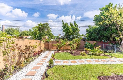 Highland Garden Cottage | Renovated 1 Bedroom/1Bath with Washer and Dryer