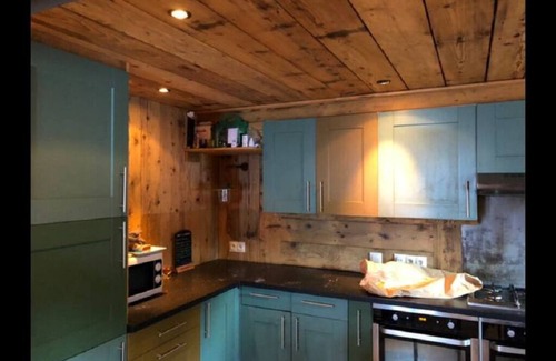La Perriere Ski Chalet | Renovated 12-person chalet (6 bedrooms - 6 bathrooms) at La Tania Courchevel - domaine 3 vallées
