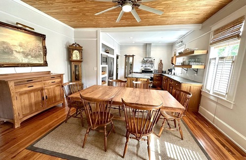 Downtown Historic District House | Renovated 1920 Craftman - Historic DT 2 Blocks – Vilano Beach only 3Mi & St Aug Beach 5Mi