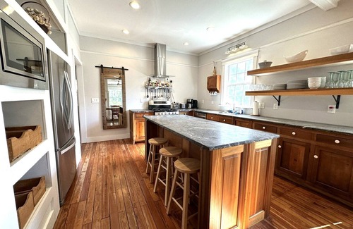Downtown Historic District House | Renovated 1920 Craftman - Historic DT 2 Blocks – Vilano Beach only 3Mi & St Aug Beach 5Mi
