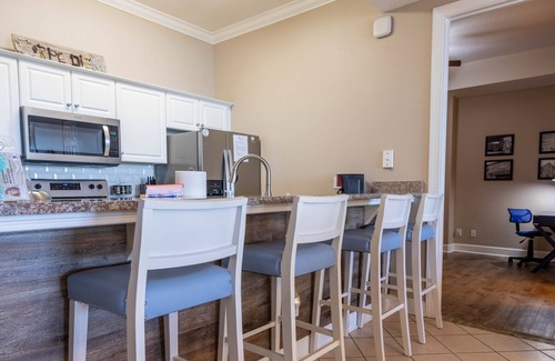 Long Beach Condo | RENOVATED 19th floor 4BR 4BA @ The Ocean Ritz! W/BEACH CHAIRS!
